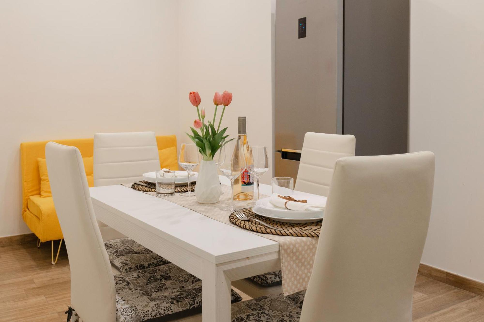 Eden Suite - Central Apartment With Balcony - Molfetta Bagian luar foto