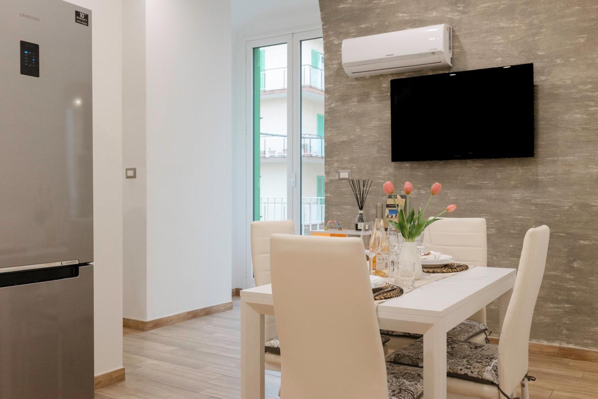 Eden Suite - Central Apartment With Balcony - Molfetta Bagian luar foto