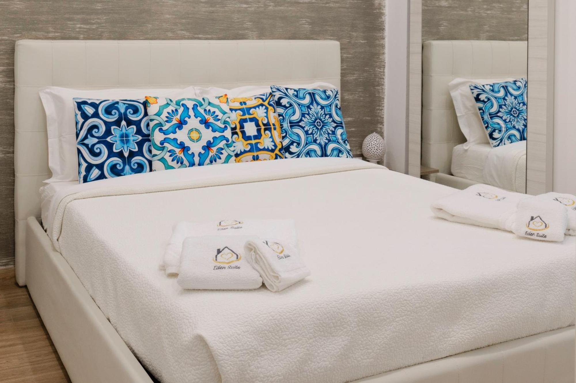 Eden Suite - Central Apartment With Balcony - Molfetta Bagian luar foto